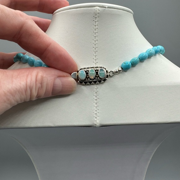 Handmade Vibrant Blue Kingman Turquoise Necklace with Beautiful Opal Clasp - Picture 5 of 9